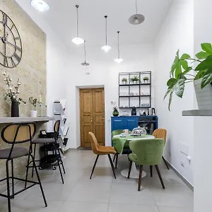 Crianza Bed & Breakfast